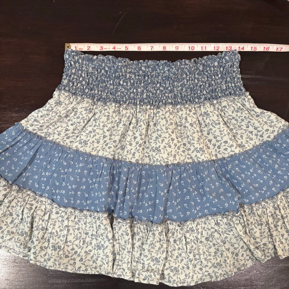 American Eagle Blue Floral Tiered Smocked Ruffle Mini Skirt Sz M Boho Festival - Picture 3 of 5